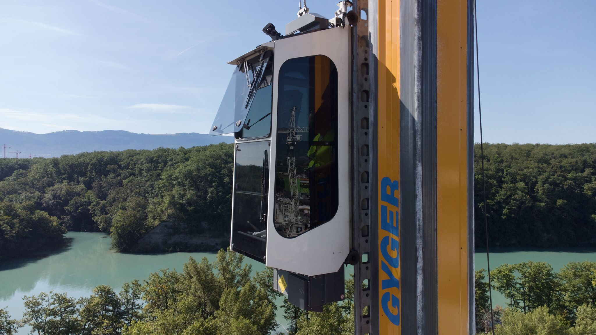 Exercice de conduite de grue à Satigny